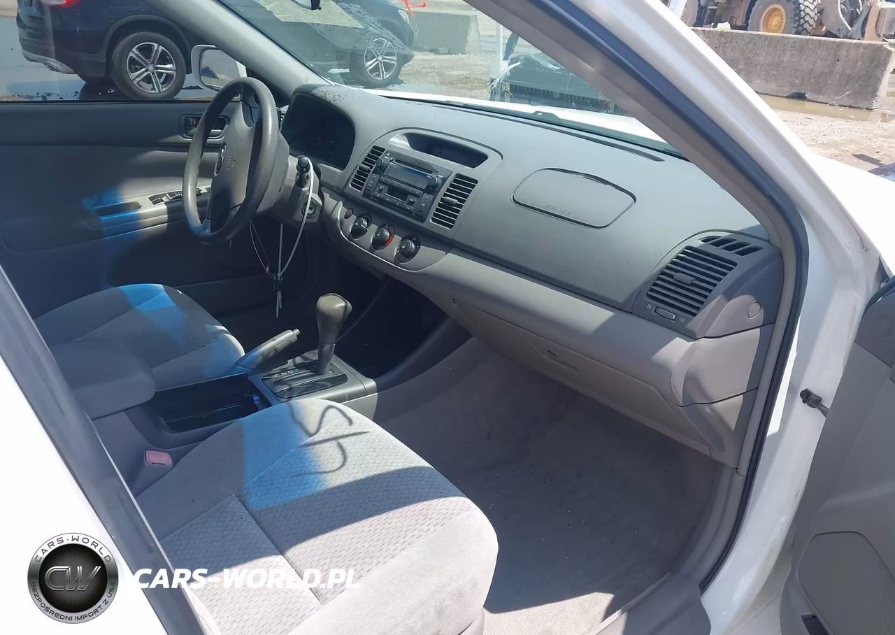 2004 Toyota Camry Le VIN:4T1BE32K74U271271 - 5