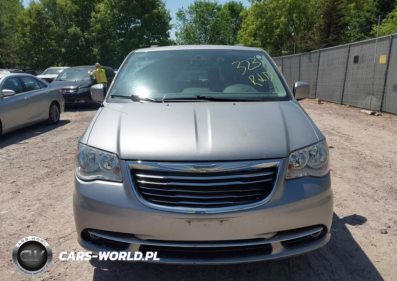 2016 Chrysler Town & Country Touring VIN:2C4RC1BGXGR187438 - 12