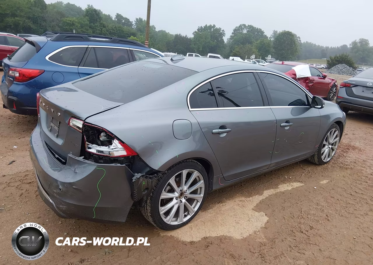 2018 Volvo S60 Inscription T5 Platinum VIN:LYV402TMXJB158605 - 4