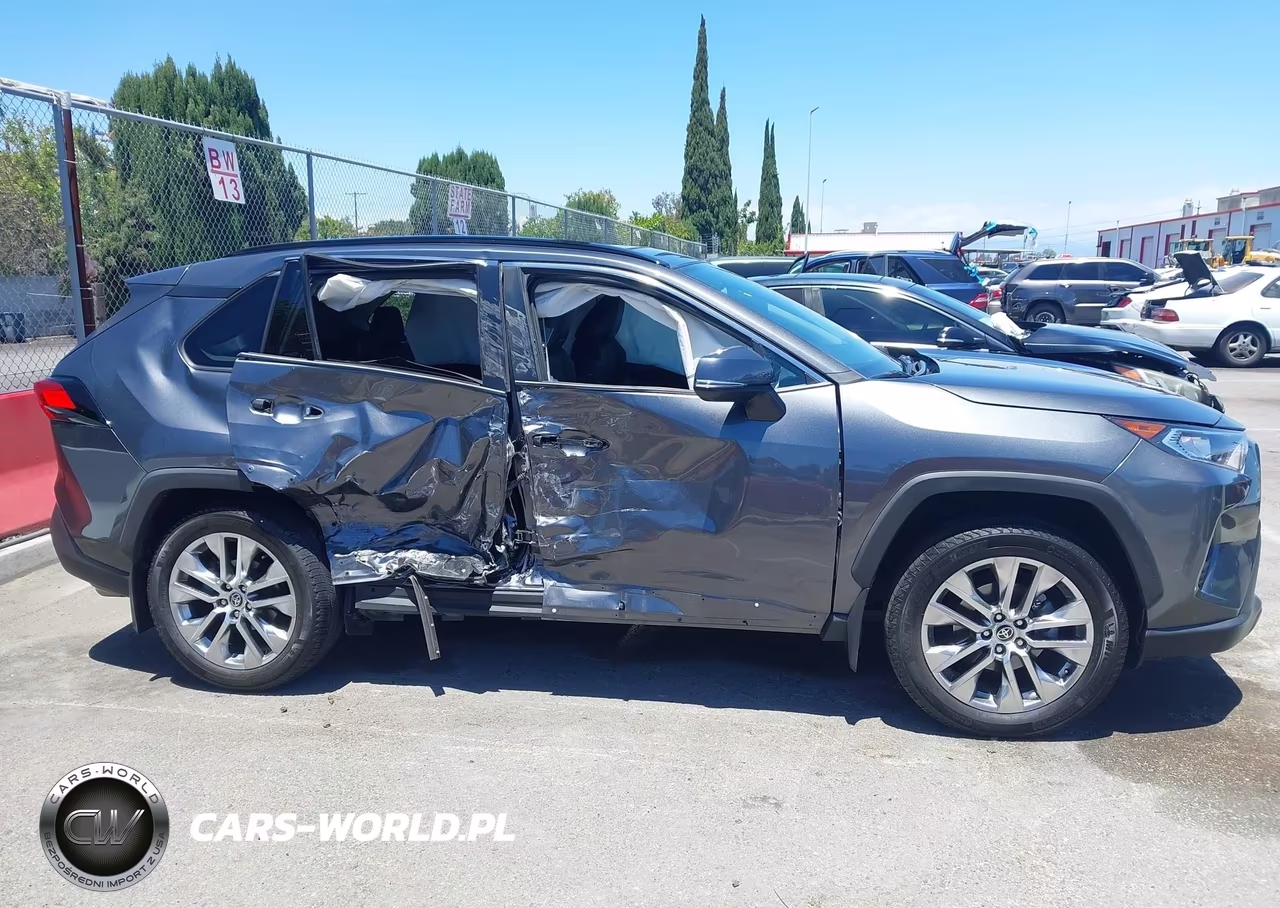 2021 Toyota Rav4 Xle Premium VIN:2T3C1RFV8MC136557 - 13