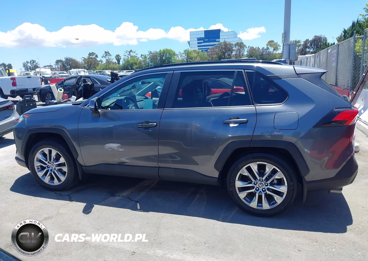 2021 Toyota Rav4 Xle Premium VIN:2T3C1RFV8MC136557 - 14