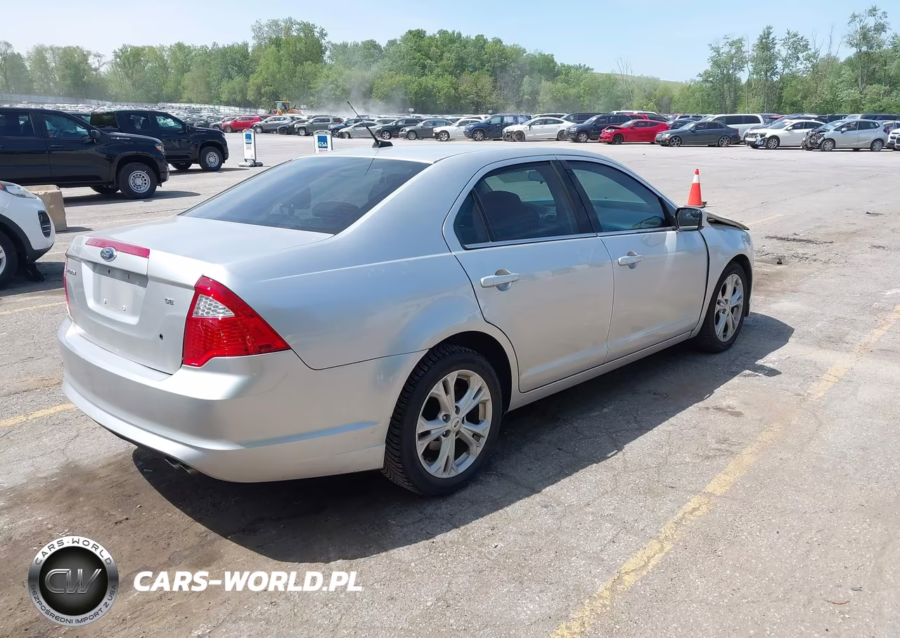 2012 Ford Fusion Se VIN:3FAHP0HA4CR330889 - 4
