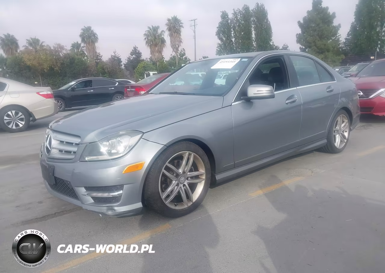 2013 Mercedes-Benz C 250 Sport VIN:WDDGF4HB8DR263225 - 2