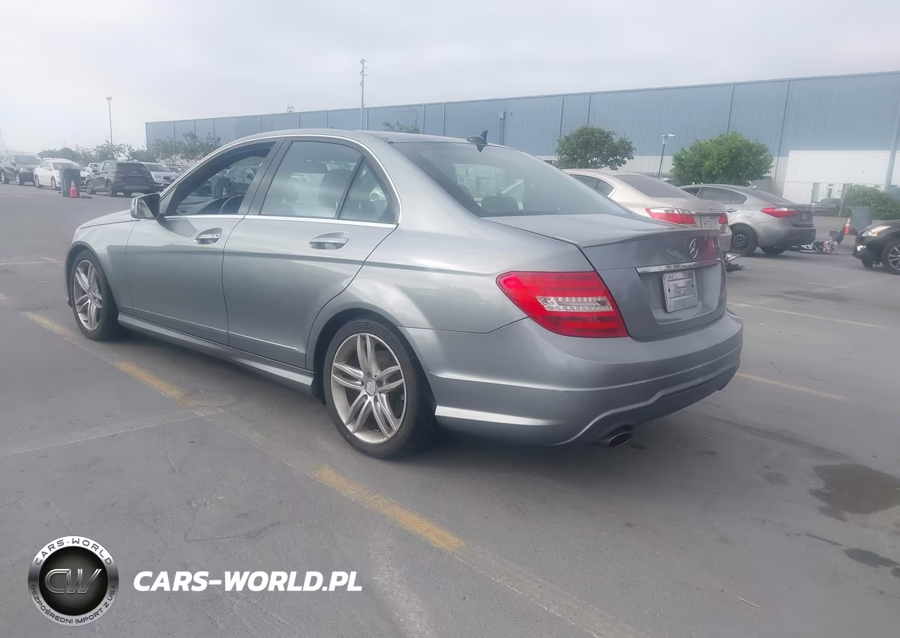 2013 Mercedes-Benz C 250 Sport VIN:WDDGF4HB8DR263225 - 3