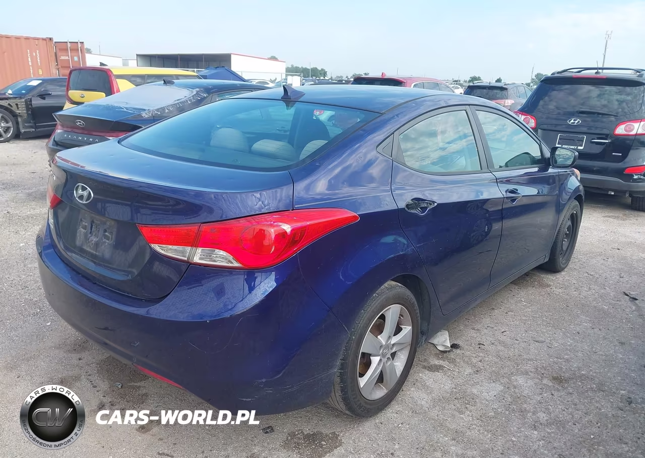 2013 Hyundai Elantra Gls VIN:5NPDH4AE0DH258913 - 4