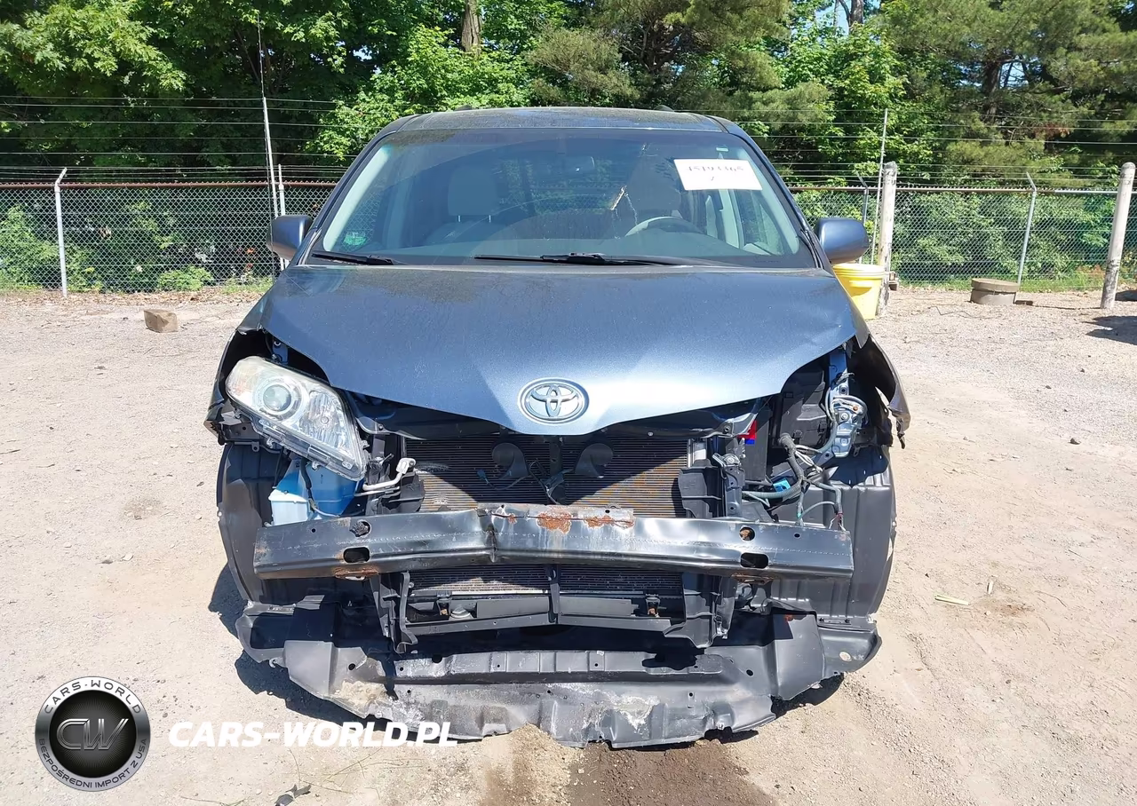 2013 Toyota Sienna Le 7 Passenger VIN:5TDJK3DC8DS068750 - 13