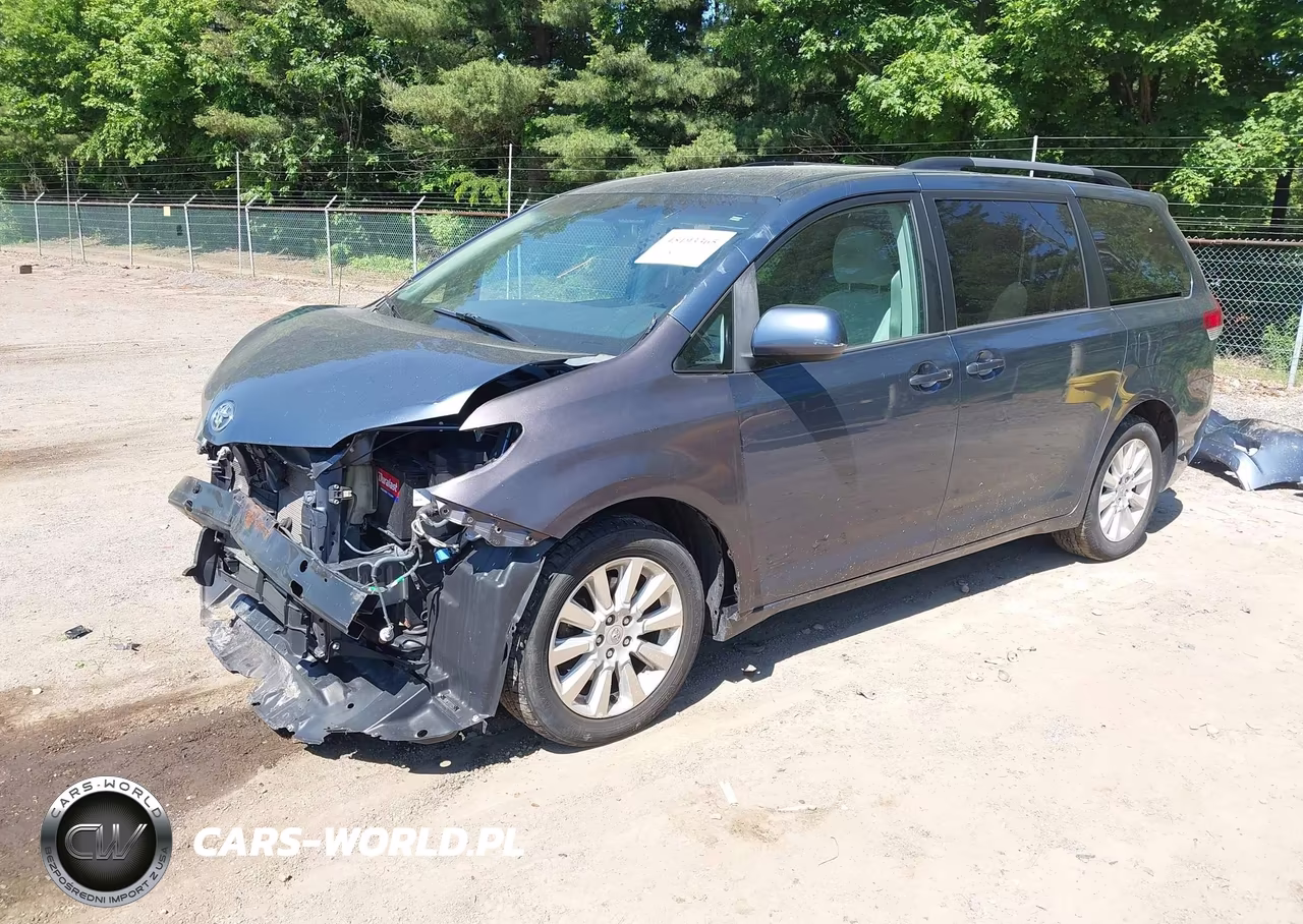 2013 Toyota Sienna Le 7 Passenger VIN:5TDJK3DC8DS068750 - 2