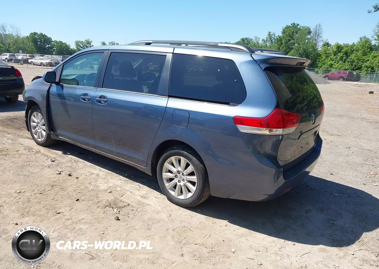 2013 Toyota Sienna Le 7 Passenger VIN:5TDJK3DC8DS068750 - 3