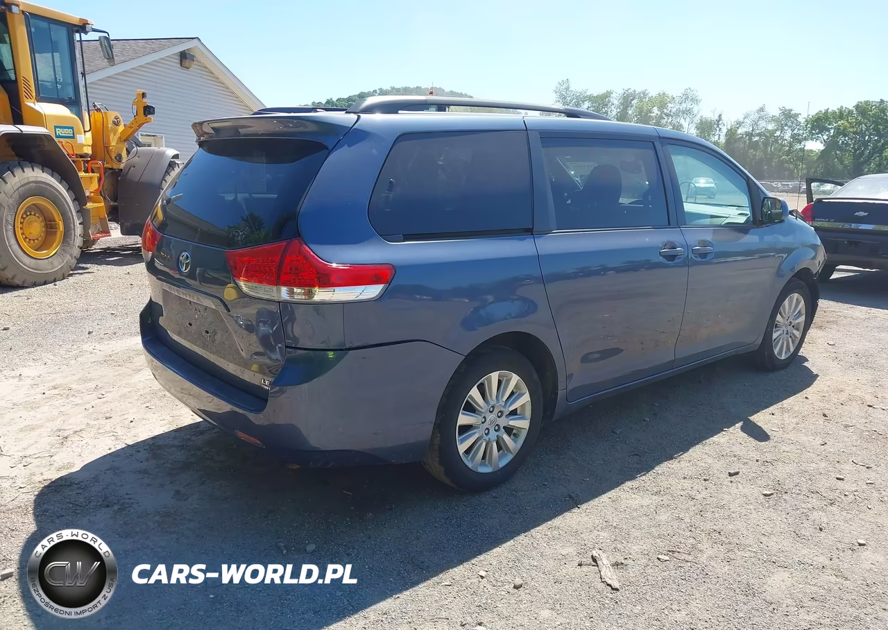 2013 Toyota Sienna Le 7 Passenger VIN:5TDJK3DC8DS068750 - 4