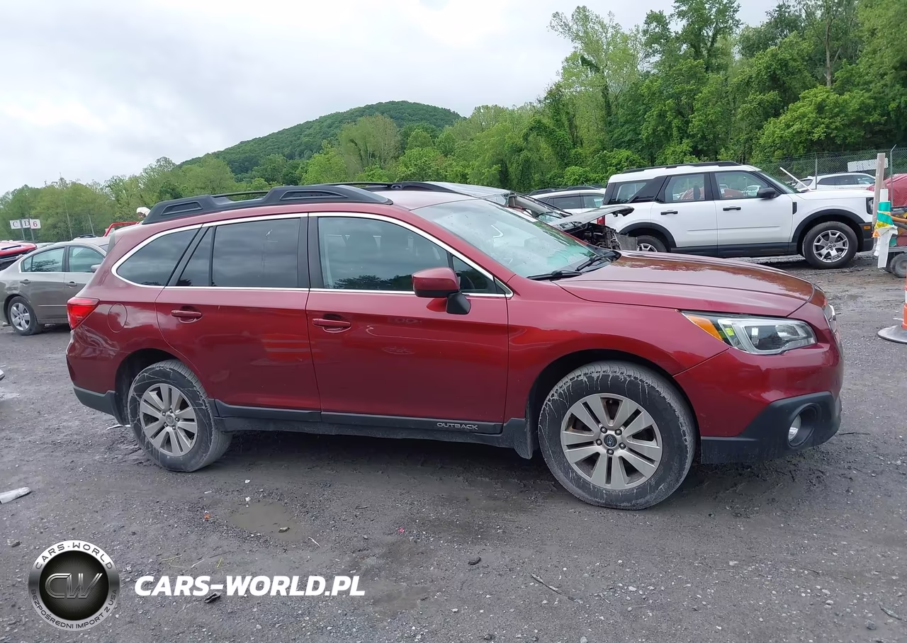2015 Subaru Outback 2.5I Premium VIN:4S4BSBCC8F3246964 - 13