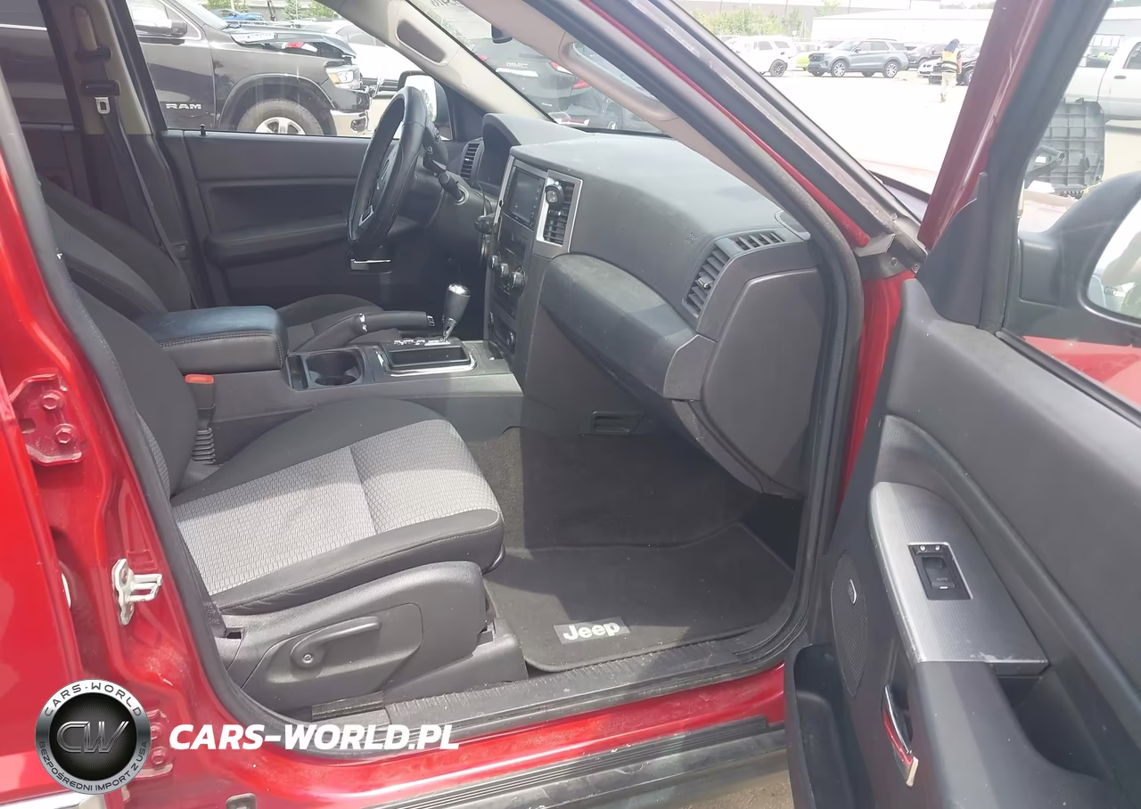 2009 Jeep Grand Cherokee Laredo VIN:1J8GR48K29C552220 - 5
