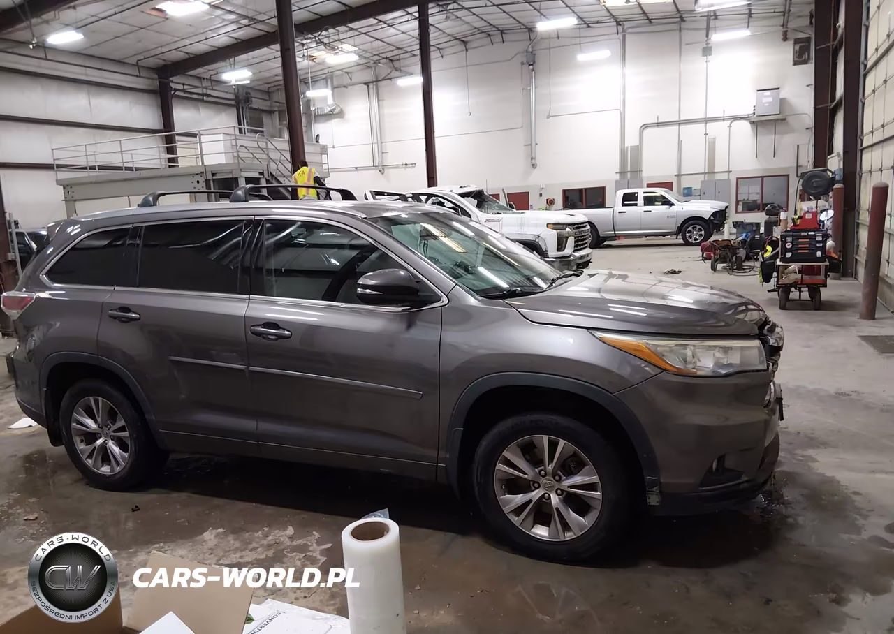 2015 Toyota Highlander Xle V6 VIN:5TDJKRFH9FS213745 - 14