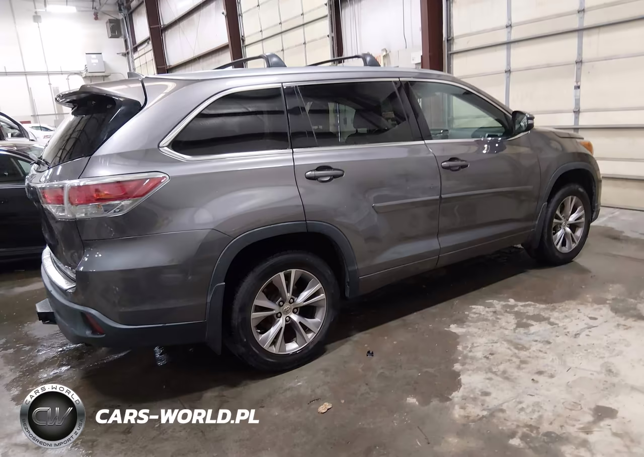 2015 Toyota Highlander Xle V6 VIN:5TDJKRFH9FS213745 - 4