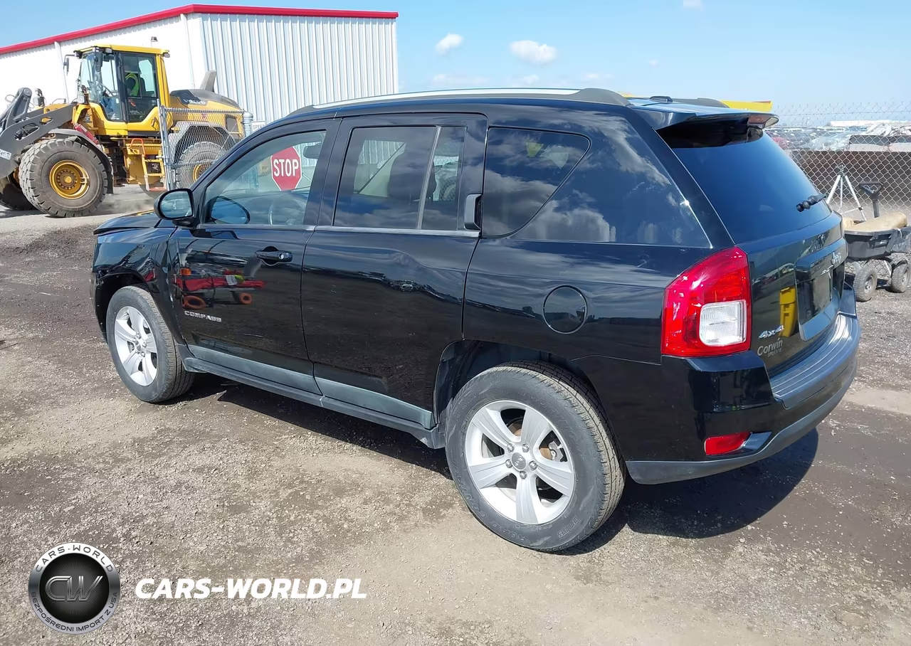 2012 Jeep Compass Latitude VIN:1C4NJDEB7CD511500 - 3