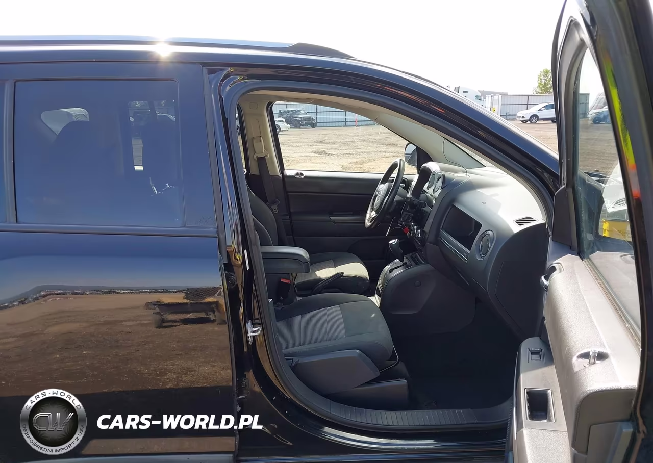 2012 Jeep Compass Latitude VIN:1C4NJDEB7CD511500 - 5