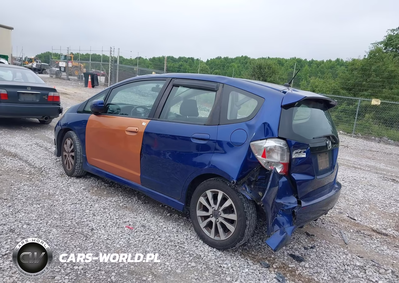 2012 Honda Fit Sport VIN:JHMGE8H57CC008371 - 3