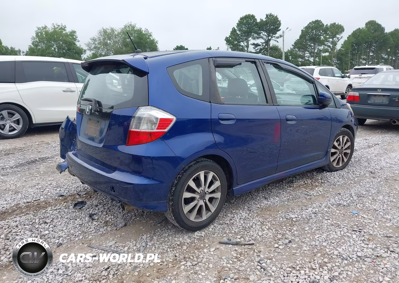 2012 Honda Fit Sport VIN:JHMGE8H57CC008371 - 4