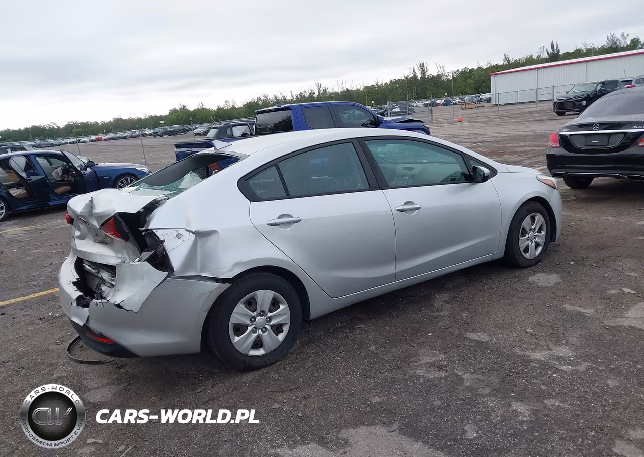 2017 Kia Forte Lx VIN:3KPFK4A73HE015702 - 4