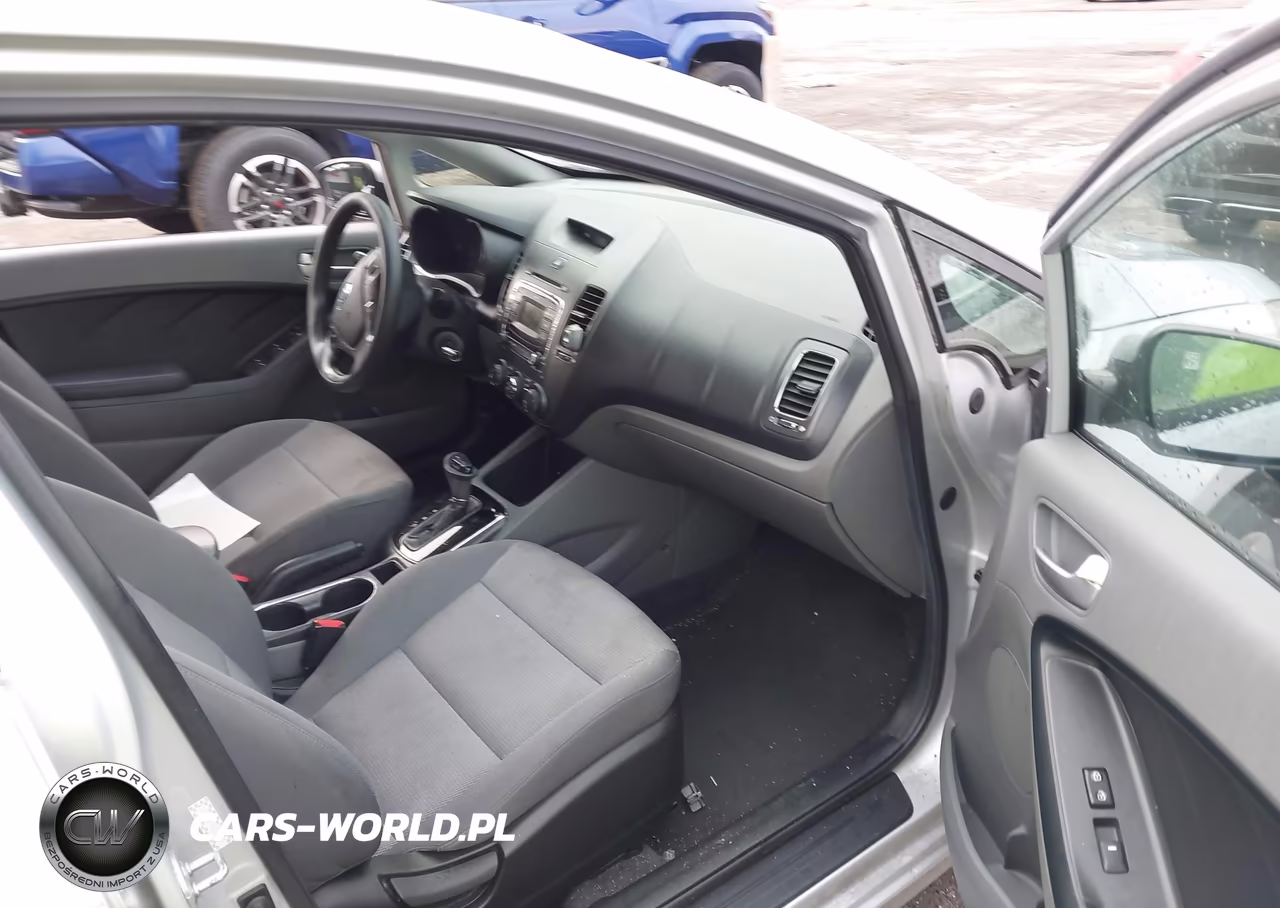 2017 Kia Forte Lx VIN:3KPFK4A73HE015702 - 5