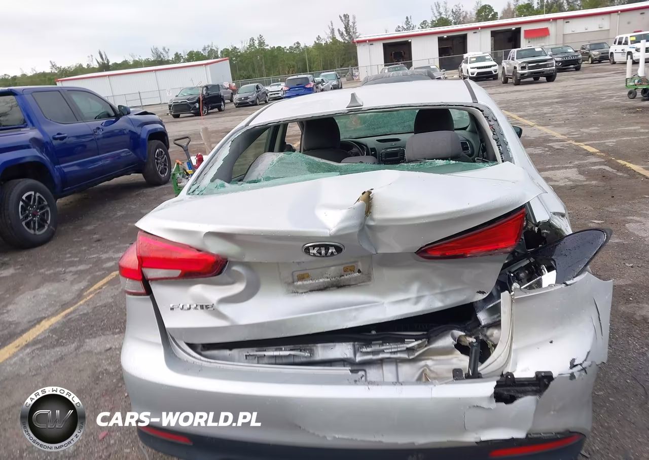2017 Kia Forte Lx VIN:3KPFK4A73HE015702 - 6