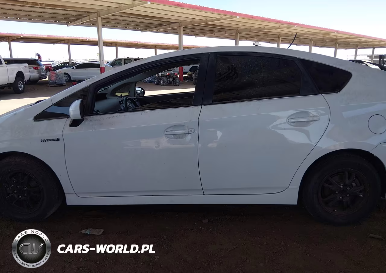 2015 Toyota Prius Two VIN:JTDKN3DUXF1892639 - 14