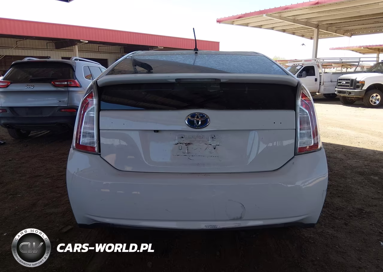 2015 Toyota Prius Two VIN:JTDKN3DUXF1892639 - 16