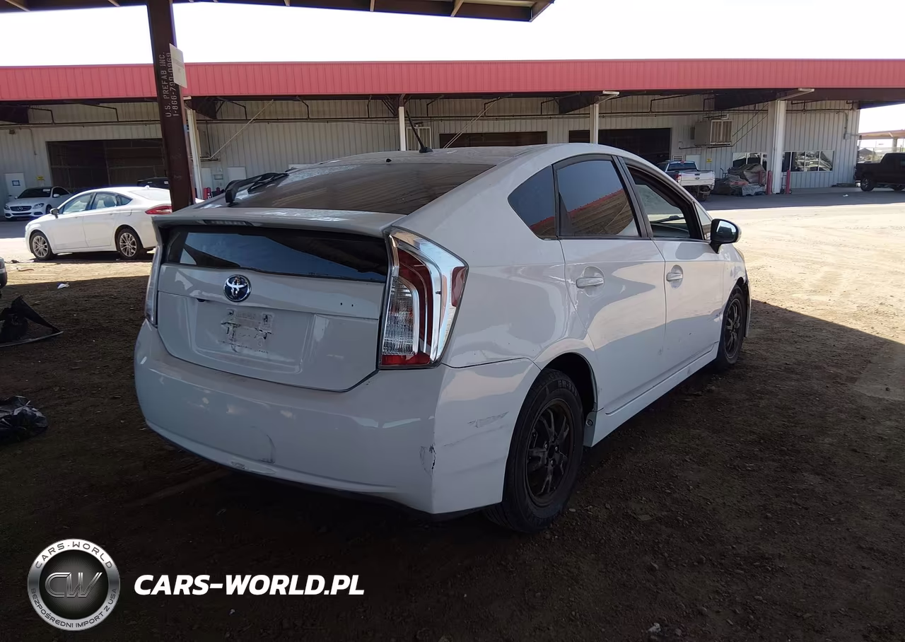 2015 Toyota Prius Two VIN:JTDKN3DUXF1892639 - 4
