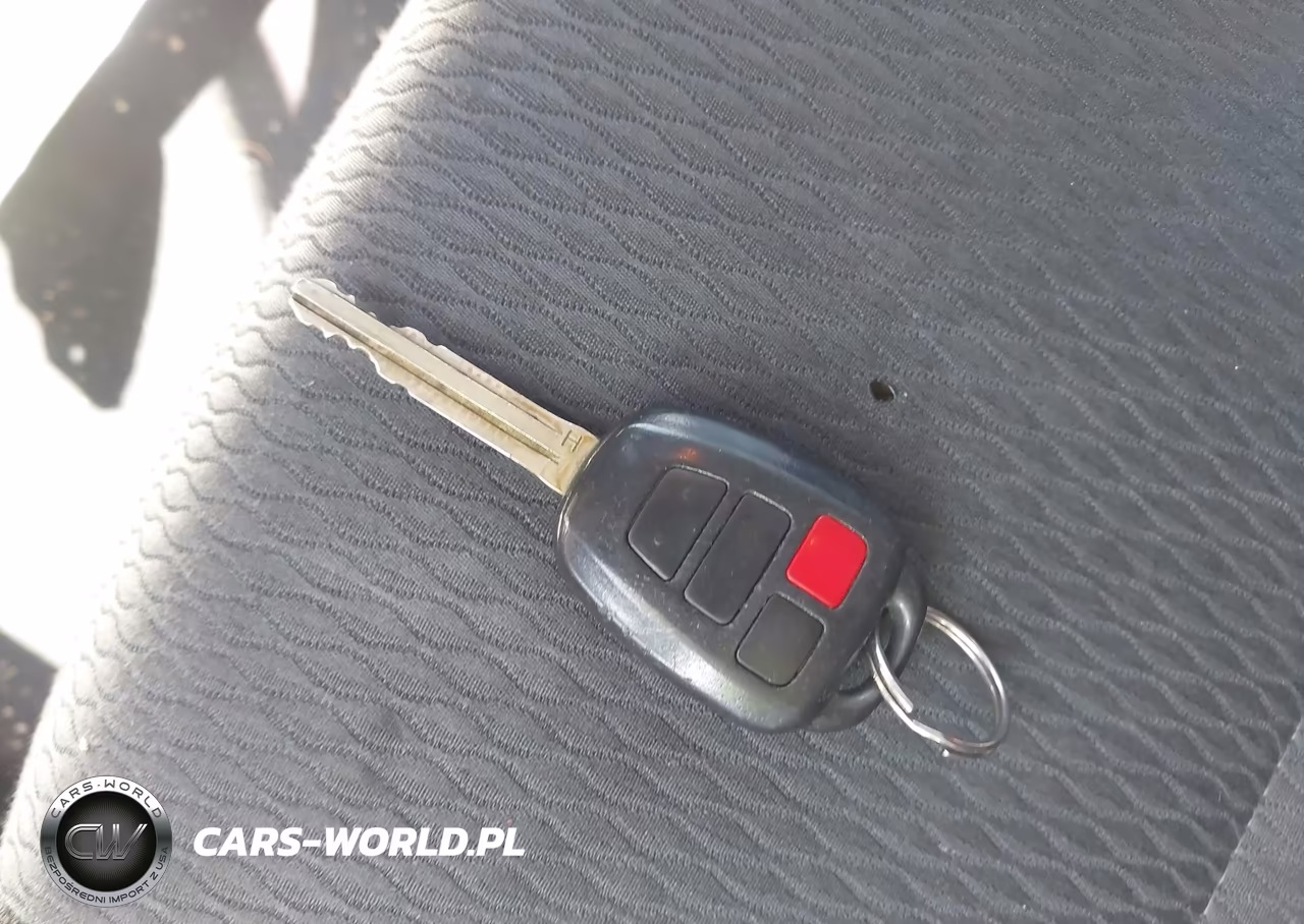 2018 Toyota Corolla Le VIN:5YFBURHE7JP800853 - 11