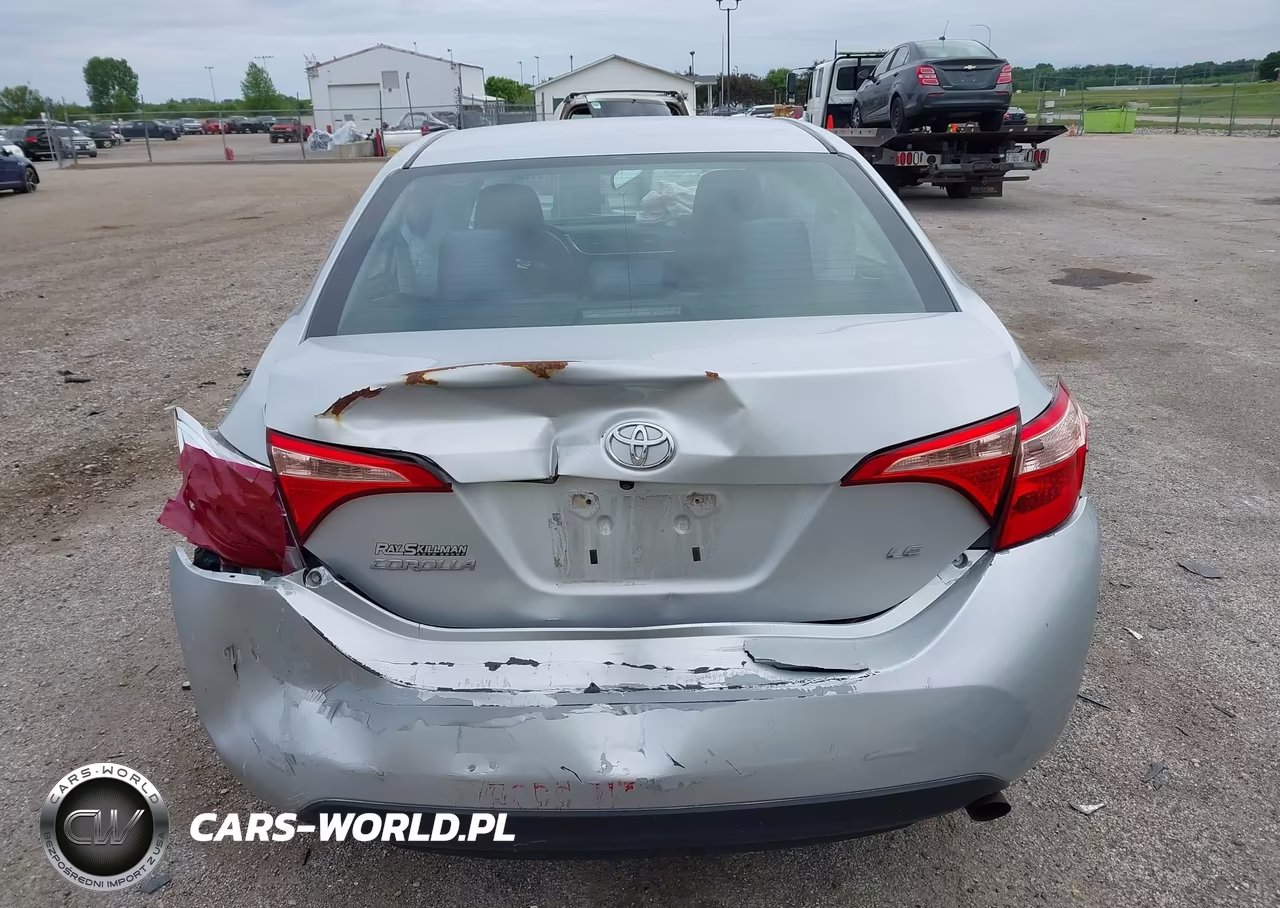 2018 Toyota Corolla Le VIN:5YFBURHE7JP800853 - 16