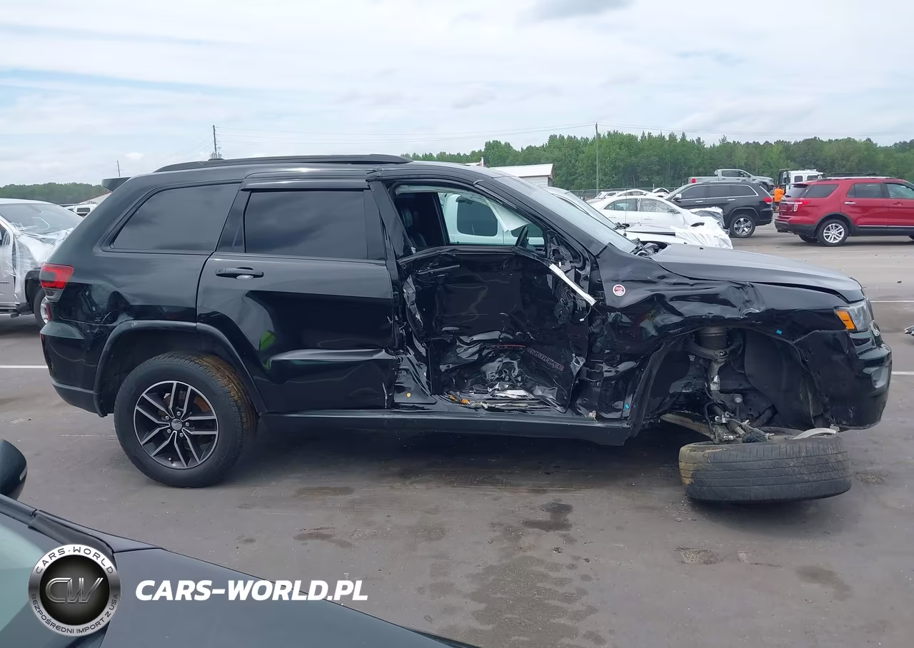 2018 Jeep Grand Cherokee Trailhawk 4X4 VIN:1C4RJFLG8JC333868 - 14