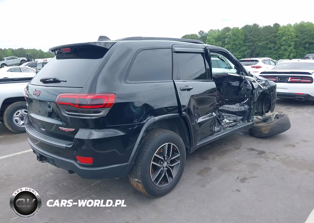 2018 Jeep Grand Cherokee Trailhawk 4X4 VIN:1C4RJFLG8JC333868 - 4