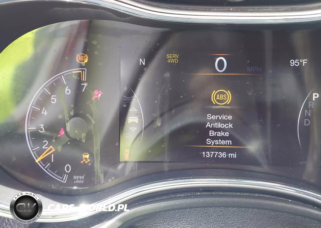 2018 Jeep Grand Cherokee Trailhawk 4X4 VIN:1C4RJFLG8JC333868 - 7
