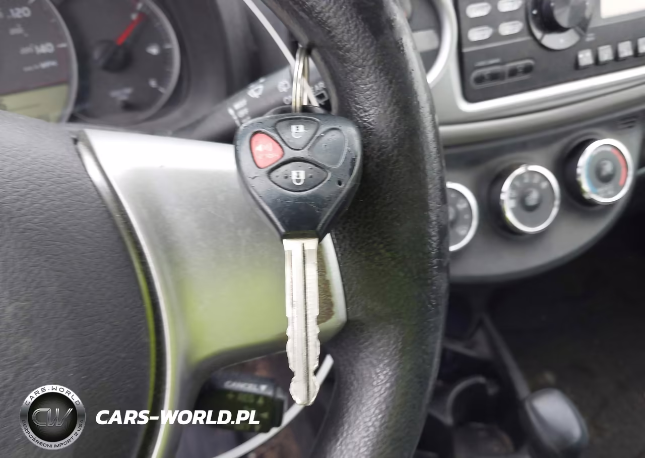 2013 Toyota Yaris Le VIN:JTDKTUD3XDD558996 - 11