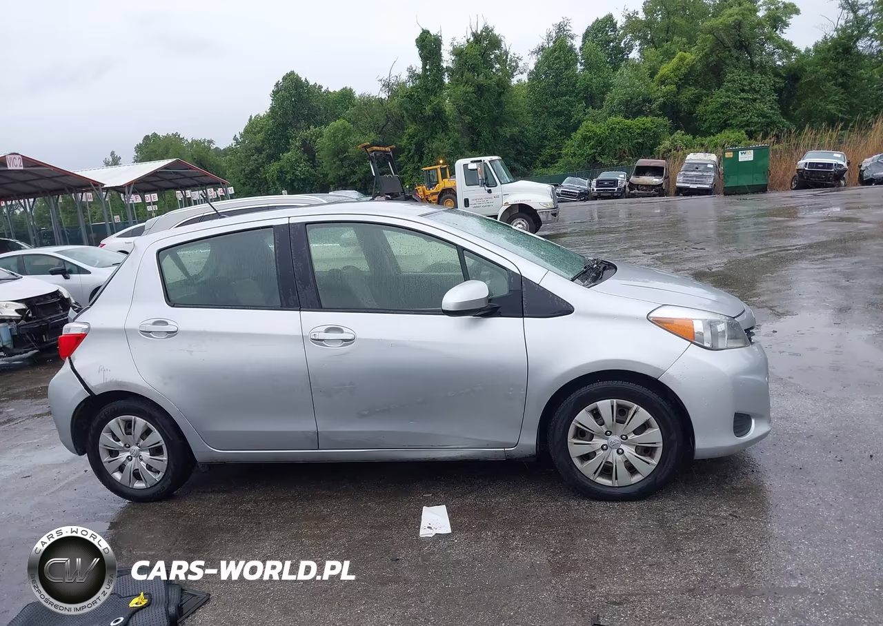 2013 Toyota Yaris Le VIN:JTDKTUD3XDD558996 - 13