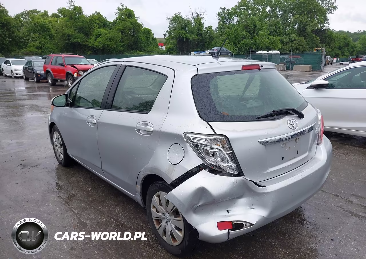 2013 Toyota Yaris Le VIN:JTDKTUD3XDD558996 - 3