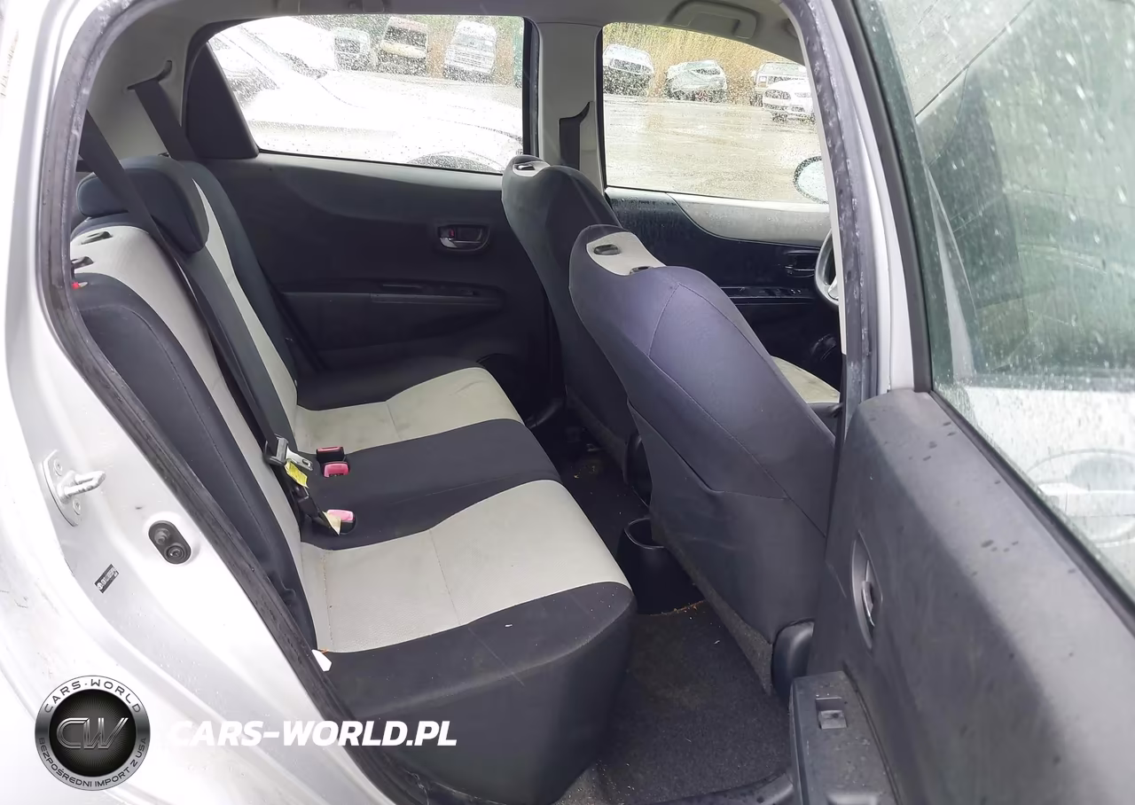 2013 Toyota Yaris Le VIN:JTDKTUD3XDD558996 - 8