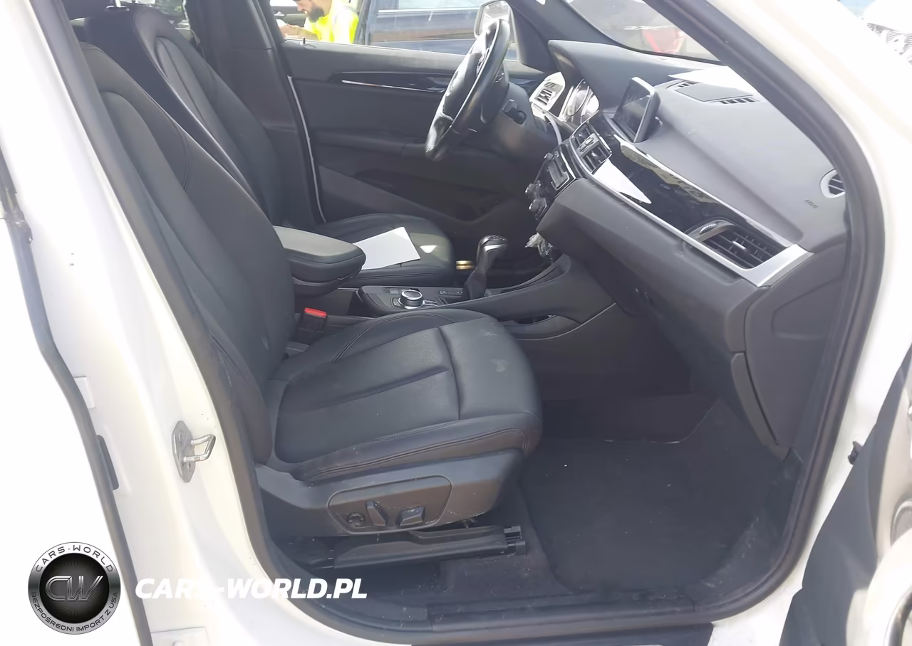 2019 BMW X1 xDrive28I VIN:WBXHT3C50K5L37117 - 5