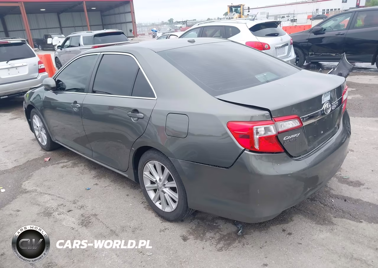2014 Toyota Camry Xle VIN:4T4BF1FK6ER364382 - 3