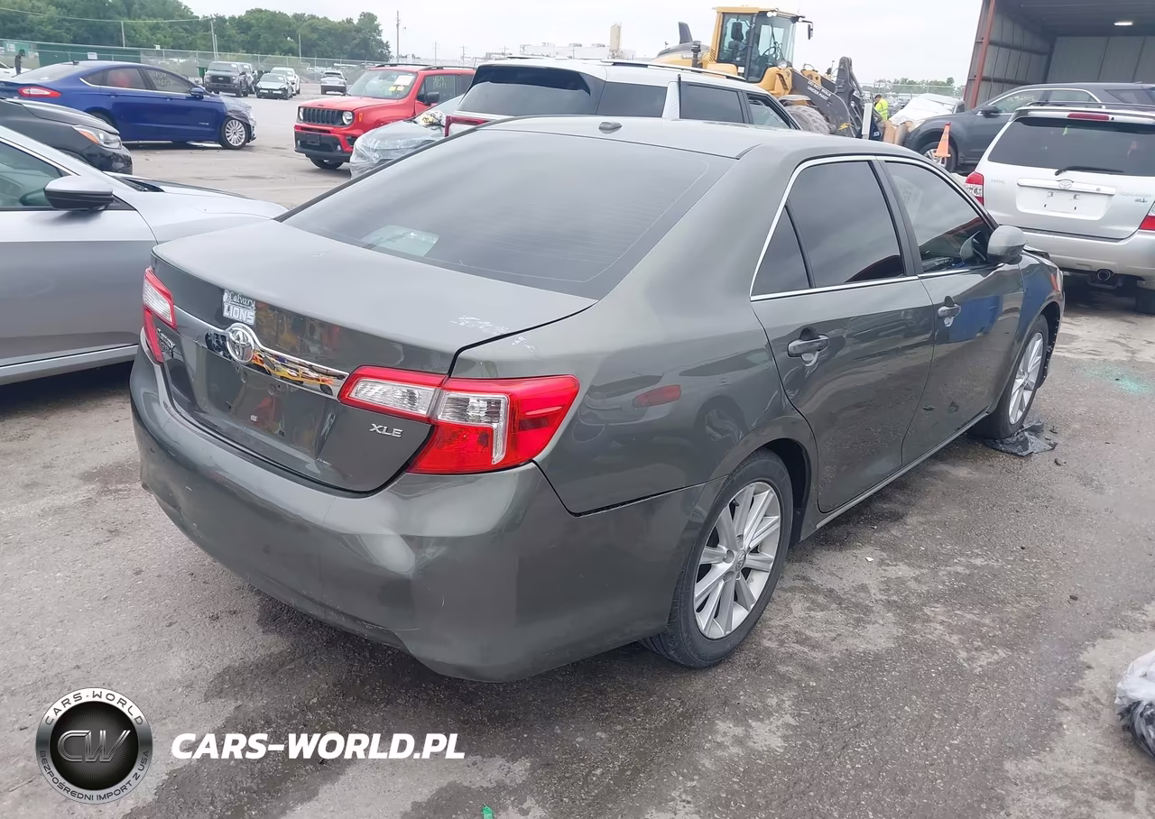 2014 Toyota Camry Xle VIN:4T4BF1FK6ER364382 - 4