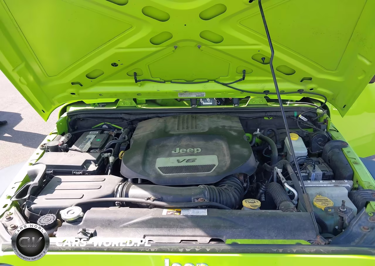 2013 Jeep Wrangler Unlimited Sport VIN:1C4BJWDG4DL547616 - 10