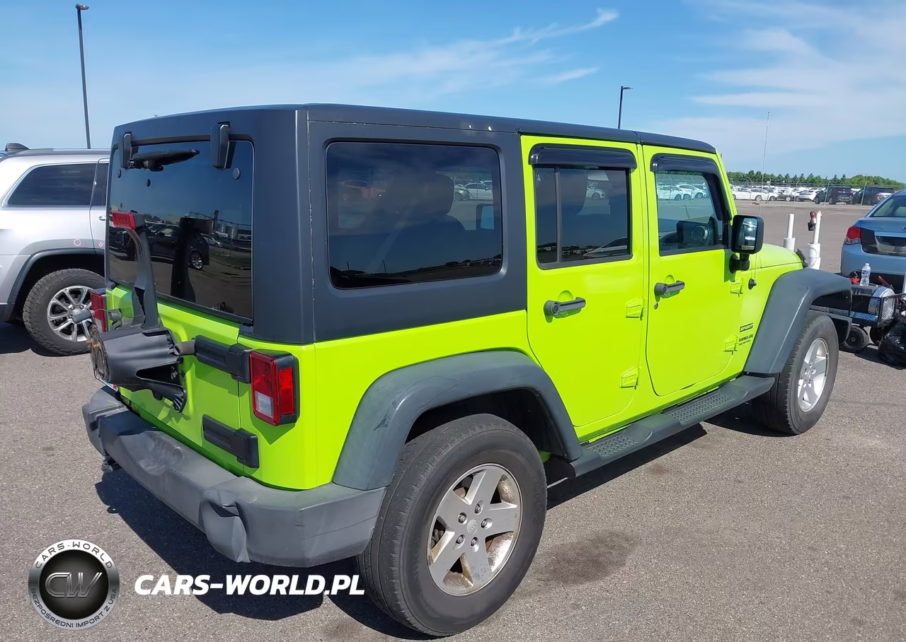 2013 Jeep Wrangler Unlimited Sport VIN:1C4BJWDG4DL547616 - 4