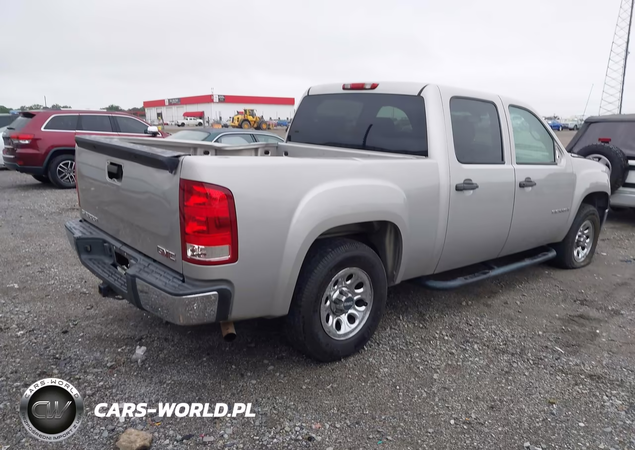 2007 GMC Sierra 1500 Work Truck VIN:2GTEC13CX71573818 - 4