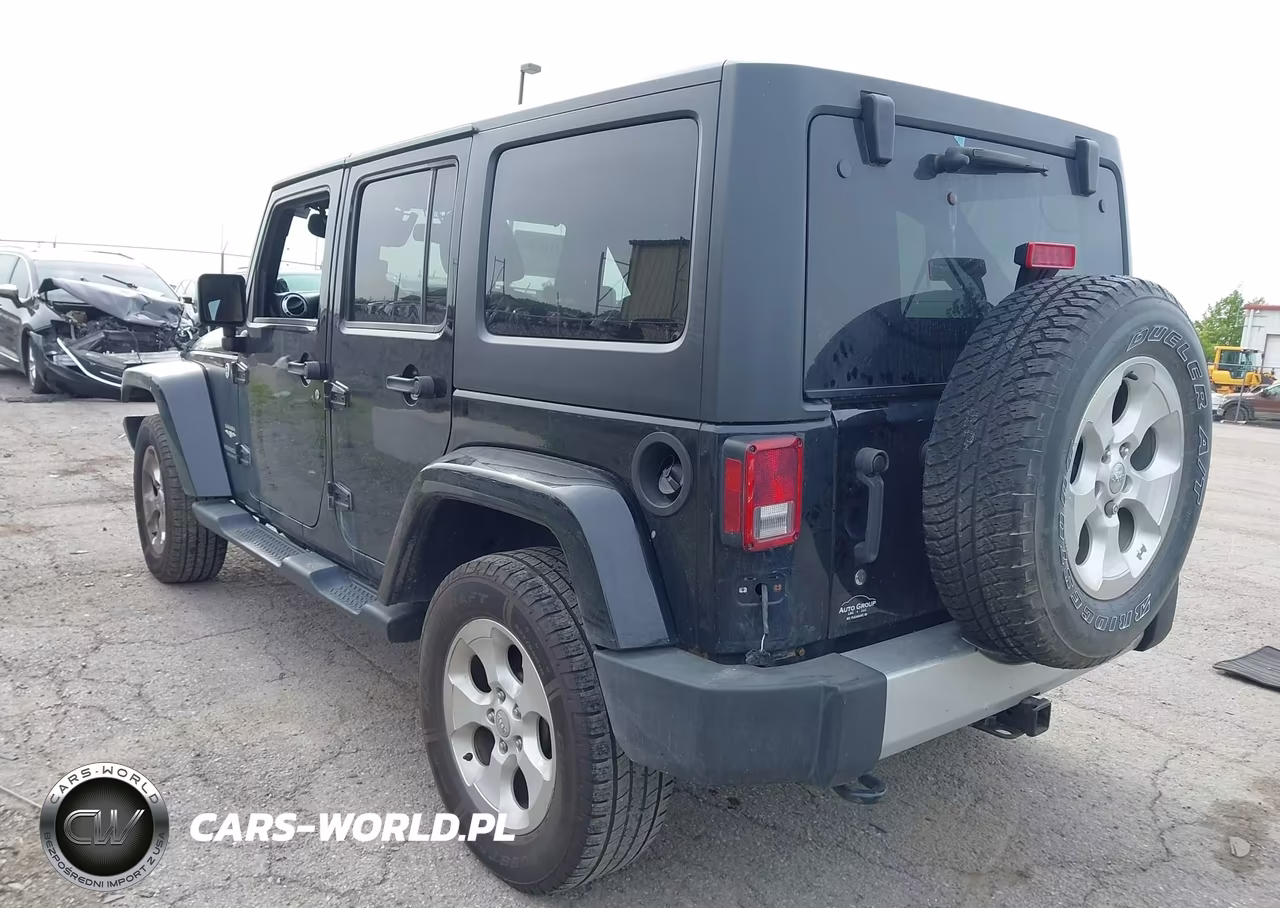 2014 Jeep Wrangler Unlimited Sahara VIN:1C4BJWEGXEL175134 - 3