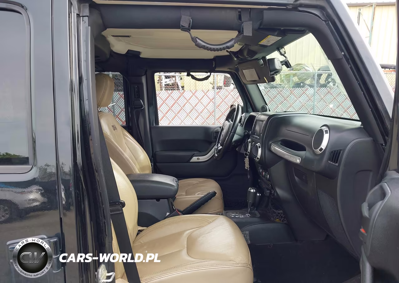 2014 Jeep Wrangler Unlimited Sahara VIN:1C4BJWEGXEL175134 - 5
