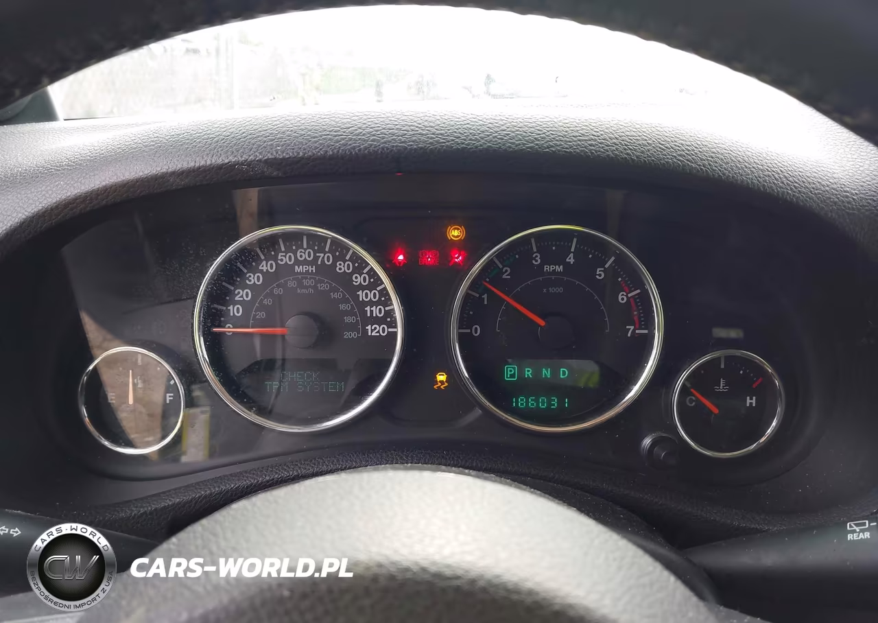 2014 Jeep Wrangler Unlimited Sahara VIN:1C4BJWEGXEL175134 - 7