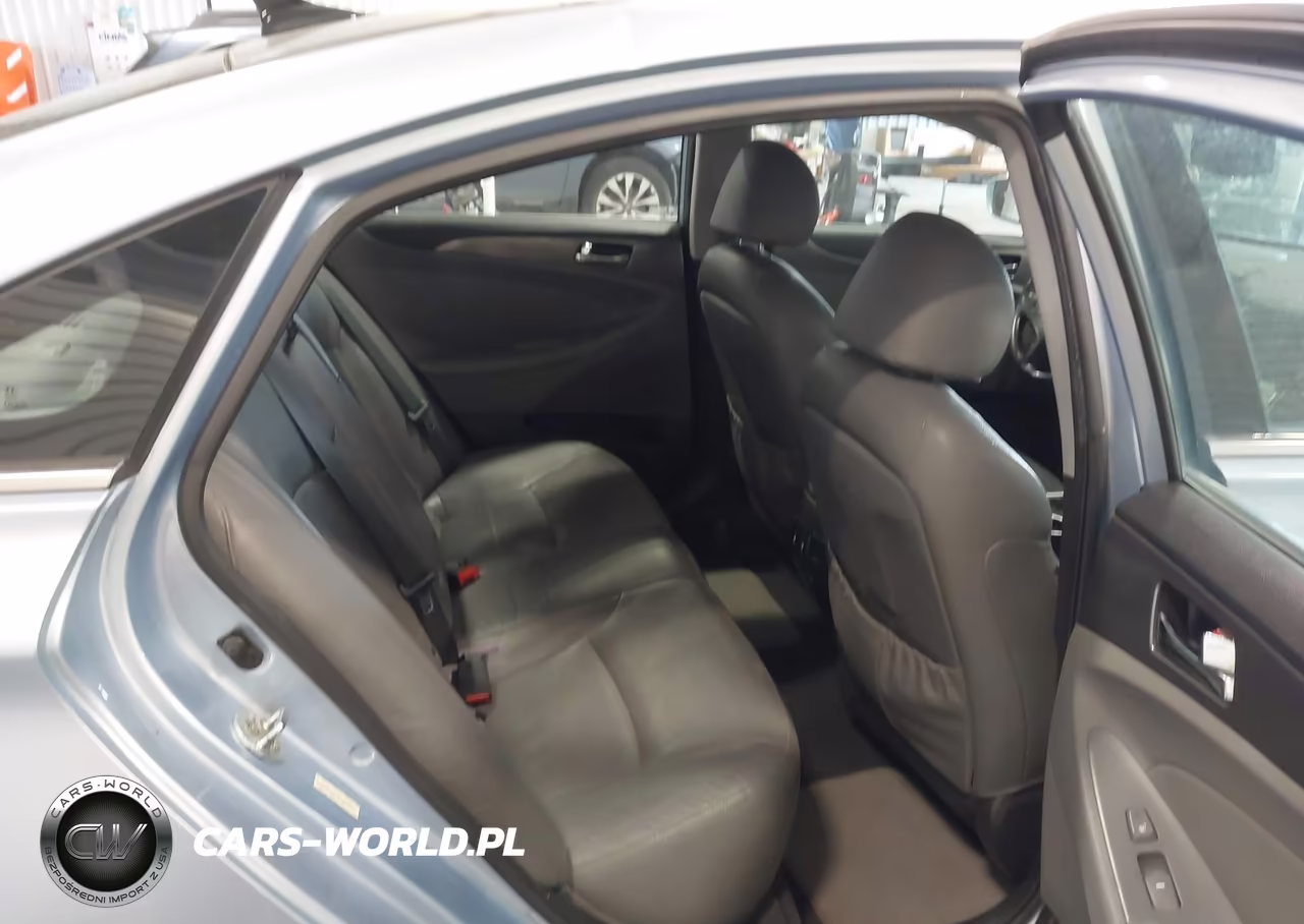 2012 Hyundai Sonata Hybrid VIN:KMHEC4A41CA045755 - 8