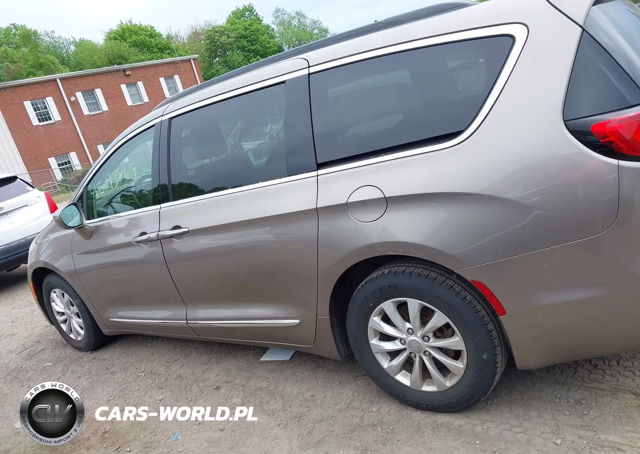 2017 Chrysler Pacifica Touring-L VIN:2C4RC1BG0HR824161 - 14
