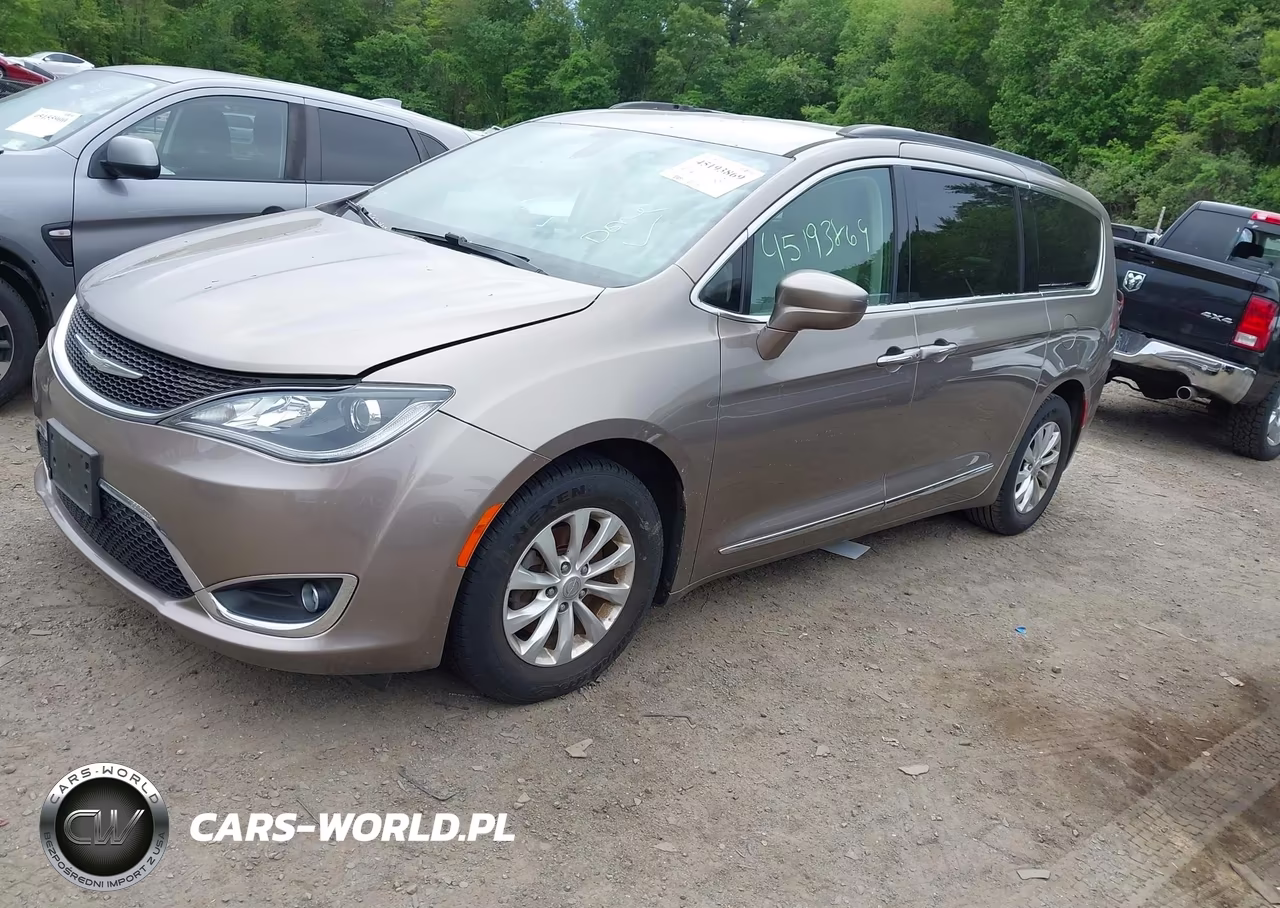2017 Chrysler Pacifica Touring-L VIN:2C4RC1BG0HR824161 - 2