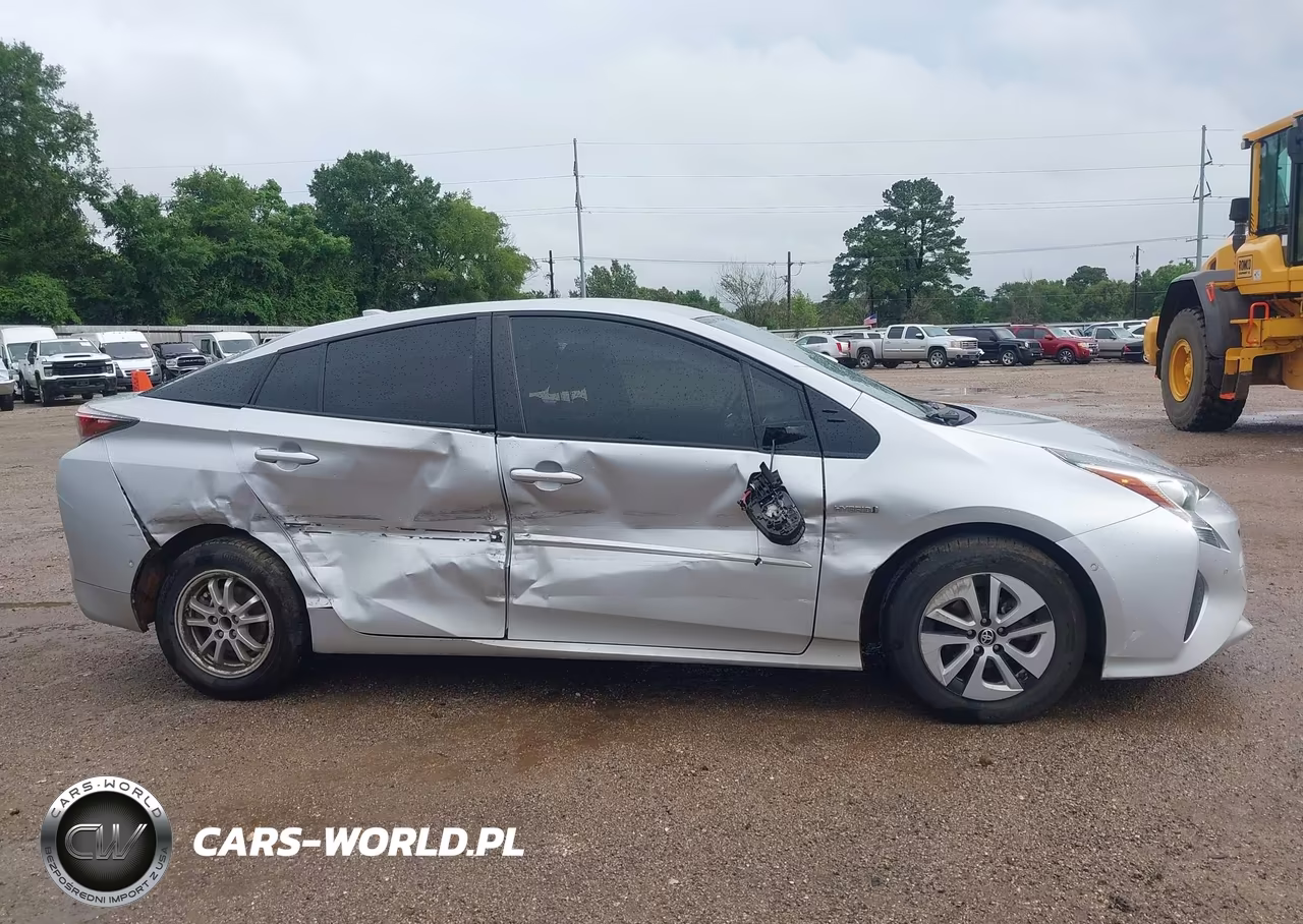 2018 Toyota Prius Two VIN:JTDKBRFU5J3081952 - 13