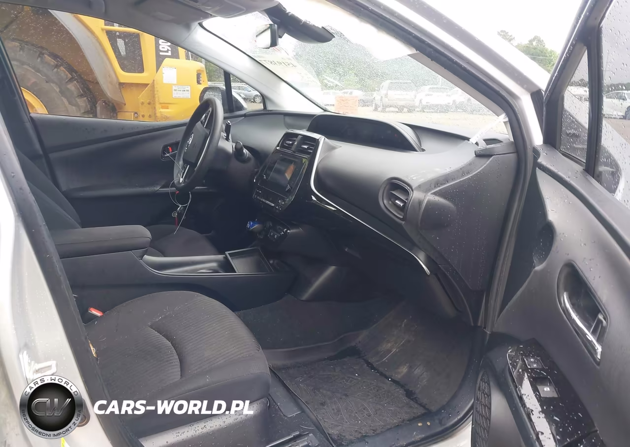 2018 Toyota Prius Two VIN:JTDKBRFU5J3081952 - 5